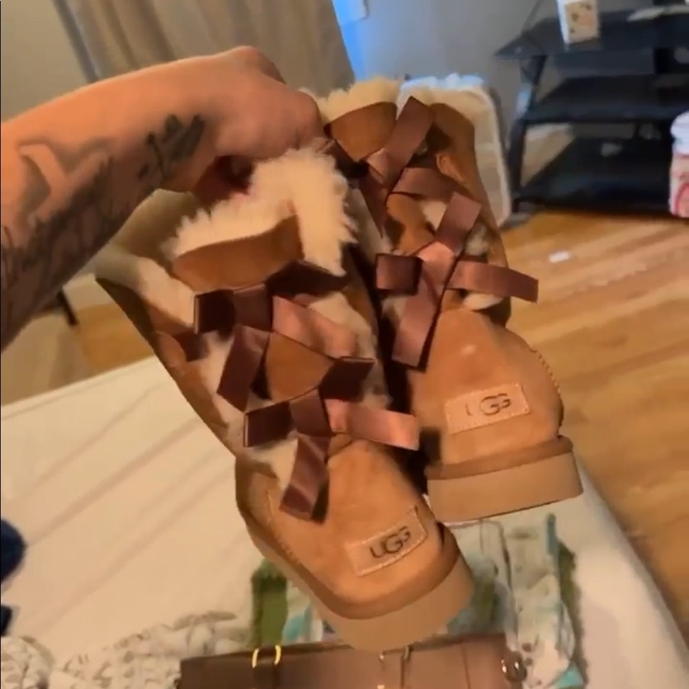 Bailey bows